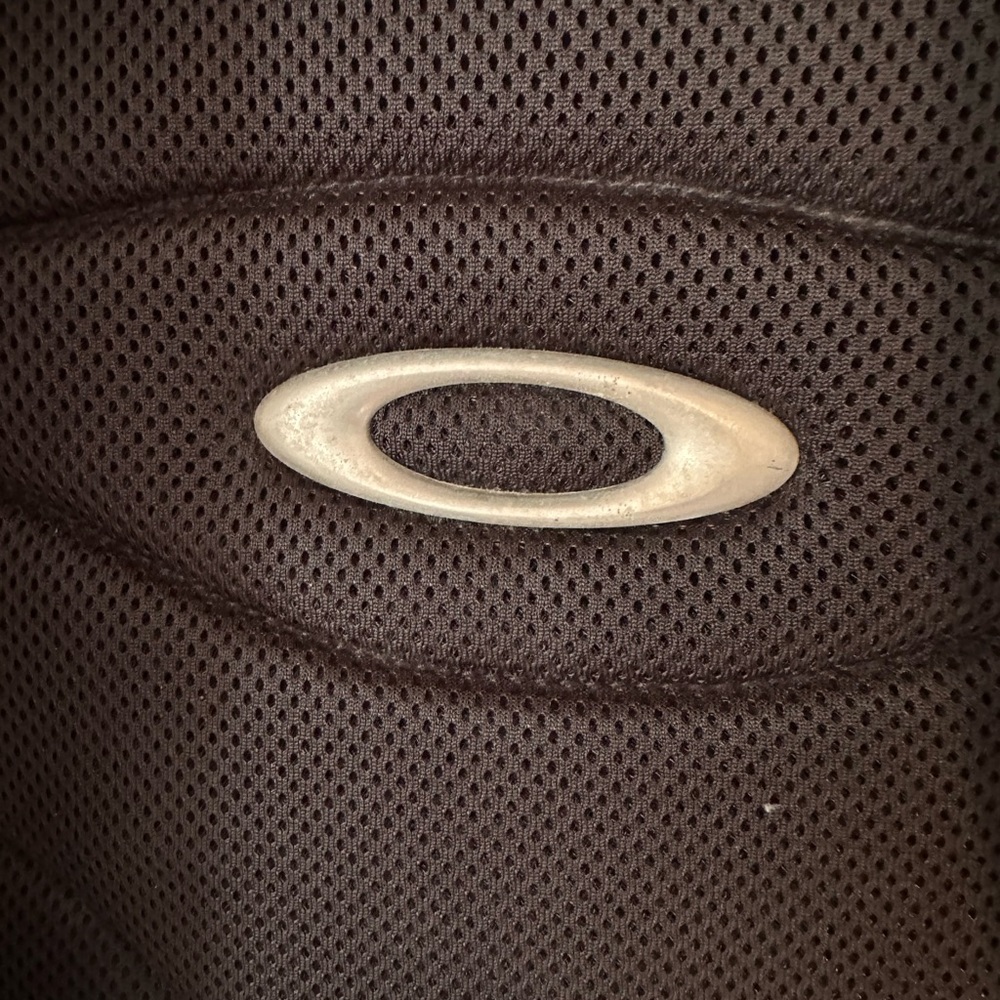Oakley Back pack - Picture 10 of 16